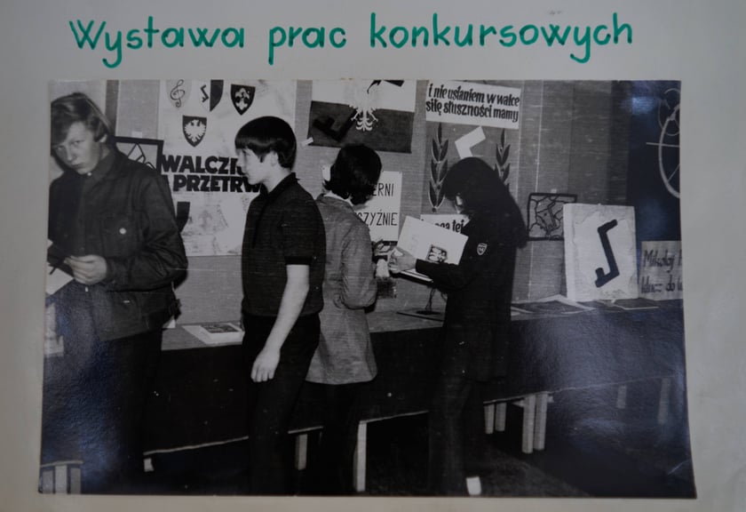Zdjęcia z kronik szkolnych SP nr 97 we Wrocławiu