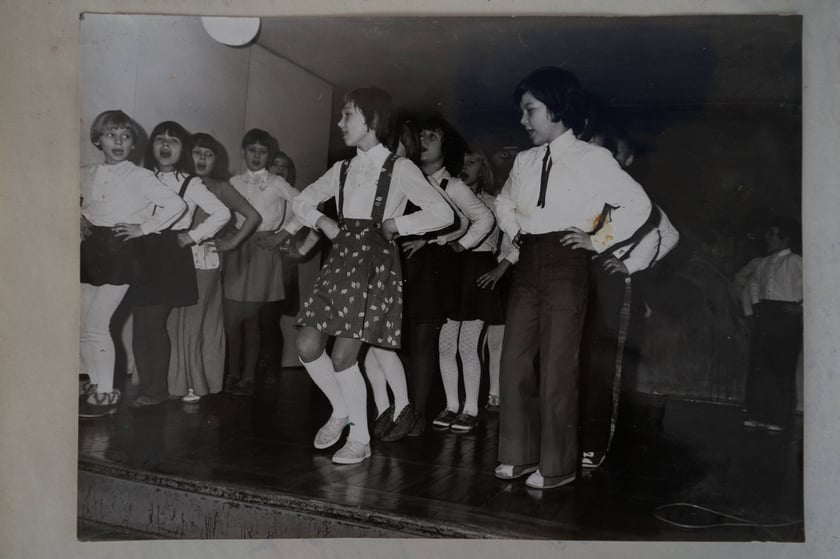 Zdjęcia z kronik szkolnych SP nr 97 we Wrocławiu