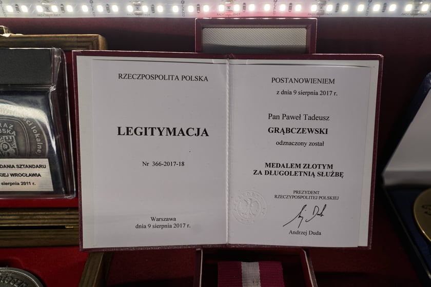 Na zdjęciach zbiory straży miejskiej