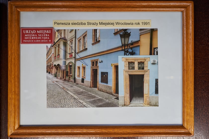 Na zdjęciach zbiory straży miejskiej