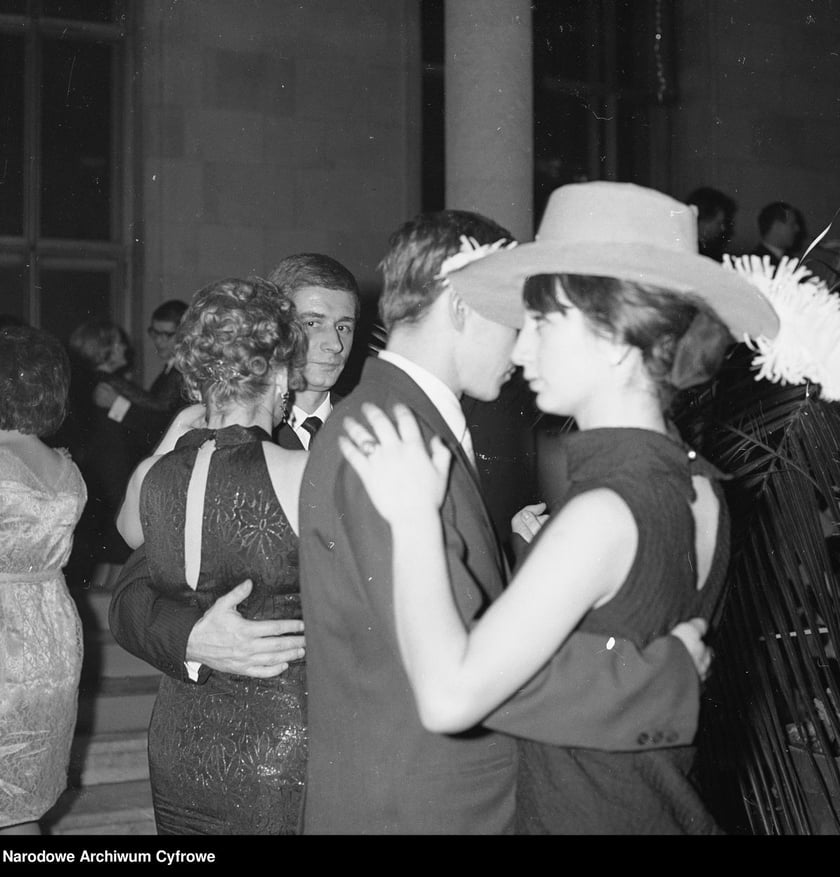 Sylwester w PRL-u, uczestnicy zabawy w Pałacu Kultury i Nauki 1966/1967 Archiwum Grażyny Rutkowskiej