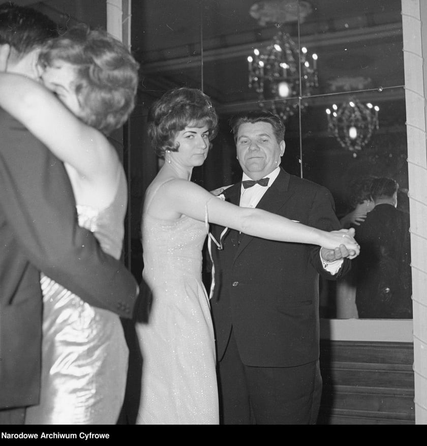 Sylwester w PRL-u, uczestnicy zabawy w Pałacu Kultury i Nauki 1966 ? 1967 Archiwum Grażyny Rutkowskiej