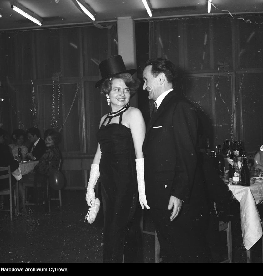 Sylwester w PRL-u. Bal sylwestrowy w Naczelnym Komitecie Zjednoczonego Stronnictwa Ludowego 1968 rok