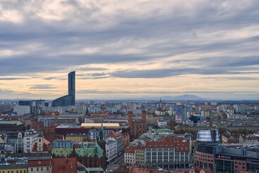 Na zdjęciu Wrocław - widok z wieży kościoła św. Elżbiety