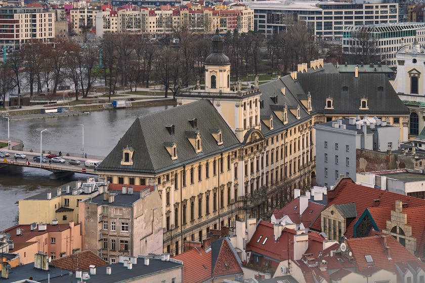 Na zdjęciu Wrocław - widok z wieży kościoła św. Elżbiety