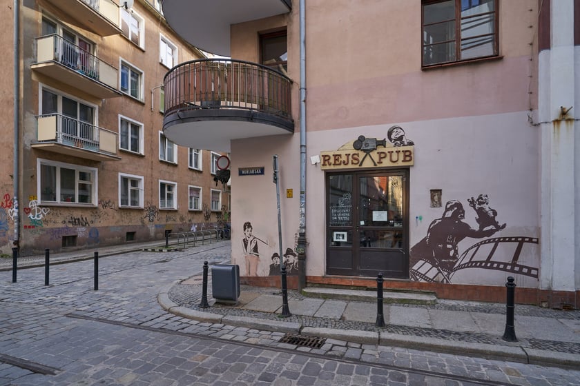 Pub Rejs przy ul. Kotlarskiej i Więziennej