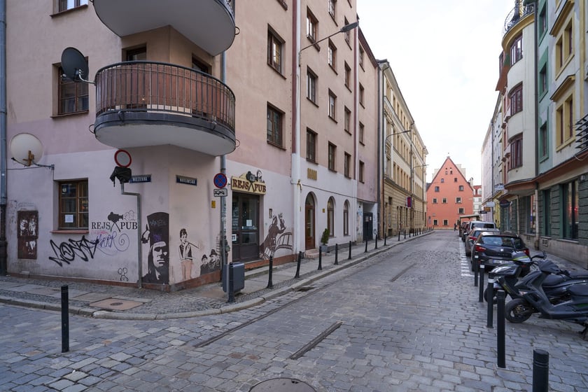 Pub Rejs przy ul. Kotlarskiej i Więziennej