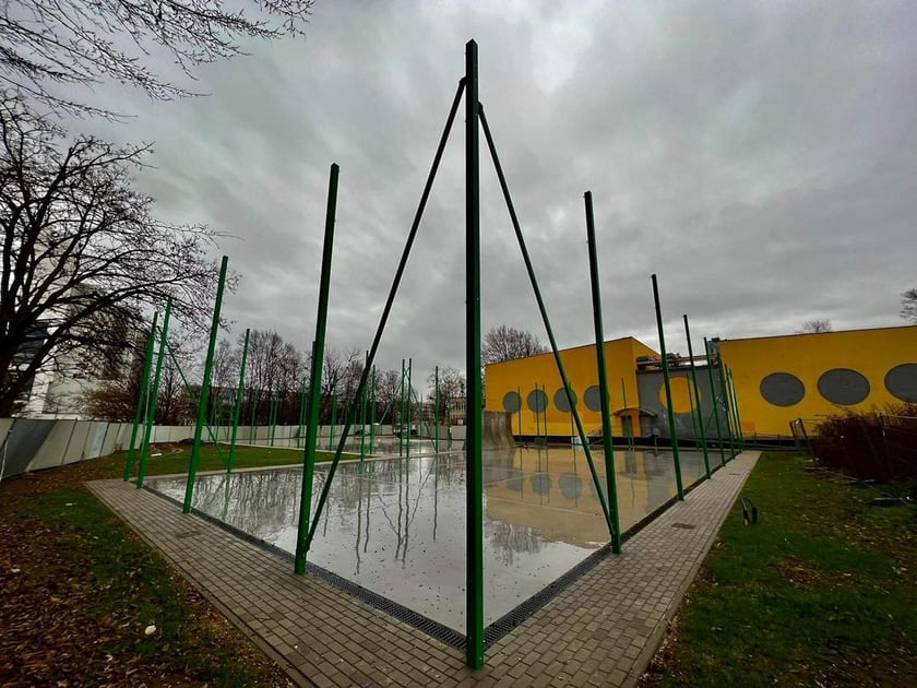 Budowa kortów i hali przy szkole podstawowej przy ul. Trwałej