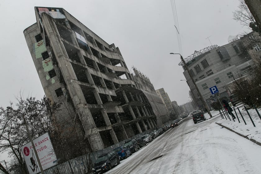 Na zdjęciu rozbiórka dawnego parkingu, zwanego szkieletorem