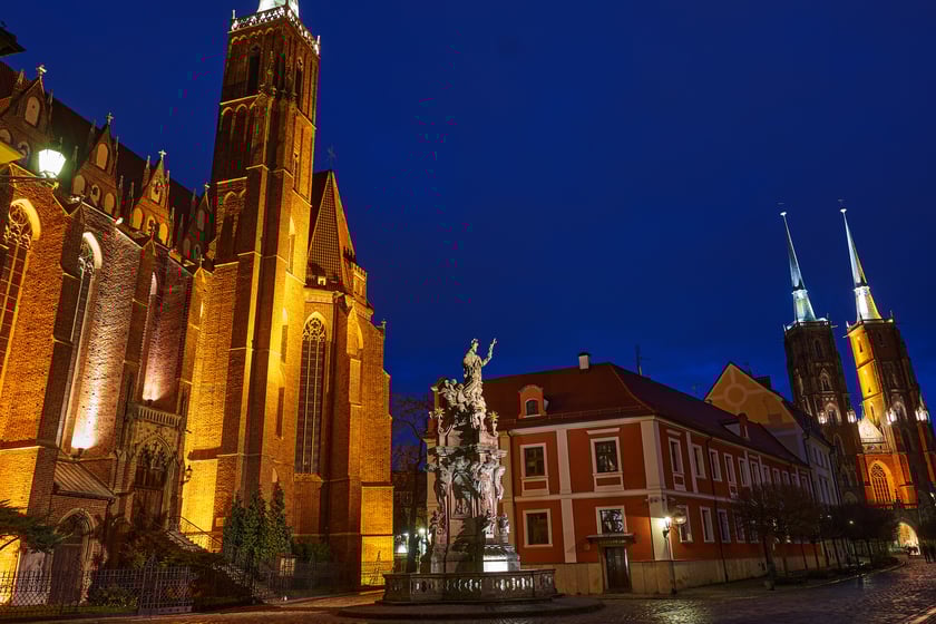 Ostrów Tumski we Wrocławiu - po zmroku - wygląda magicznie...
