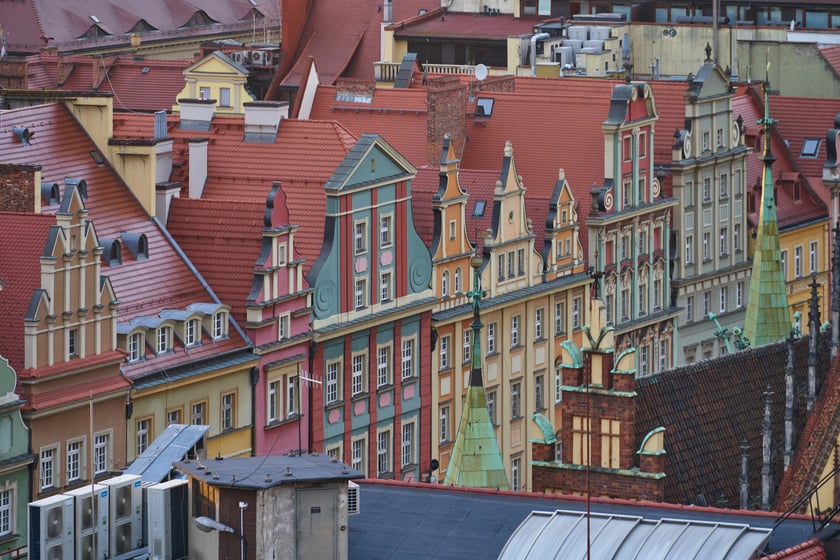 Panorama Wrocławia o zachodzie słońca z mostku Pokutnic