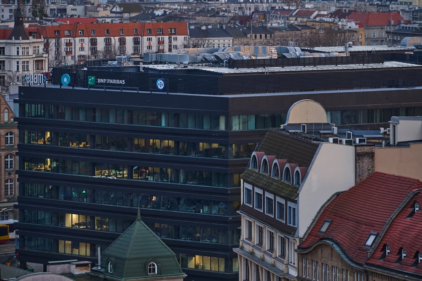 Panorama Wrocławia o zachodzie słońca z mostku Pokutnic