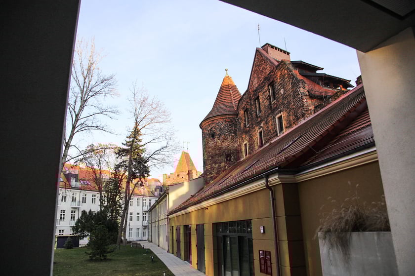 Nadodrzańskie bulwary w centrum miasta wyremontowano ostatnio w wielu miejscach