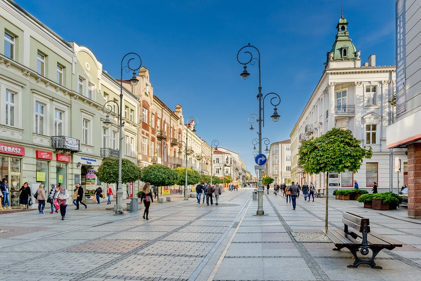 Liczba ludności w 2021 r.: 186 894
Liczba ludności w 2011 r.: 202 196
R&oacute;żnica: - 15 302