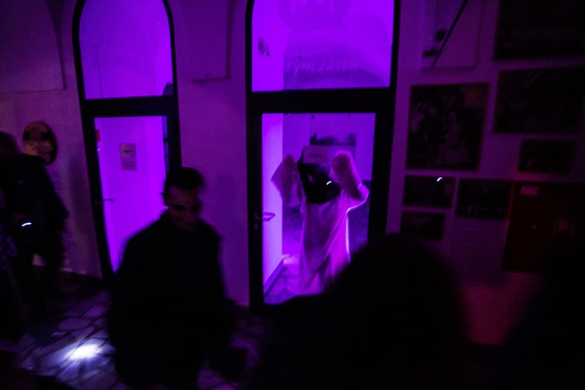 Na zdjęciu: Leśnicki zamek podczas nocnego zwiedzania