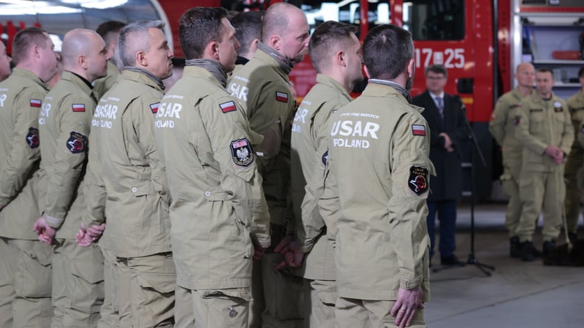 Strażacy z grupy HUSAR POLAND przed wylotem na misję do Turcji