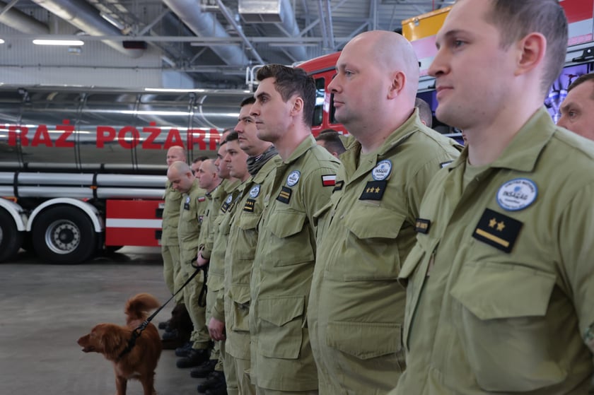 Strażacy z grupy HUSAR POLAND przed wylotem na misję do Turcji