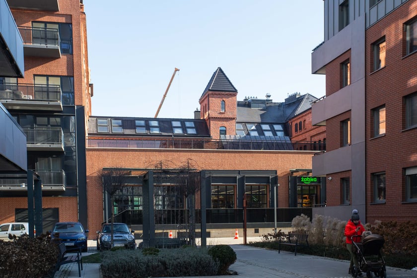 Browary Wrocławskie powstały w miejscu, gdzie od początku XIX wieku istniał "Brauerei Pfeifferhof'', Carla Scholtza, a po 1945 r. Browar Piastowski. Historia tego miejsca została zachowana w nowym wydaniu powstającego tu od kilku lat osiedla.&nbsp;