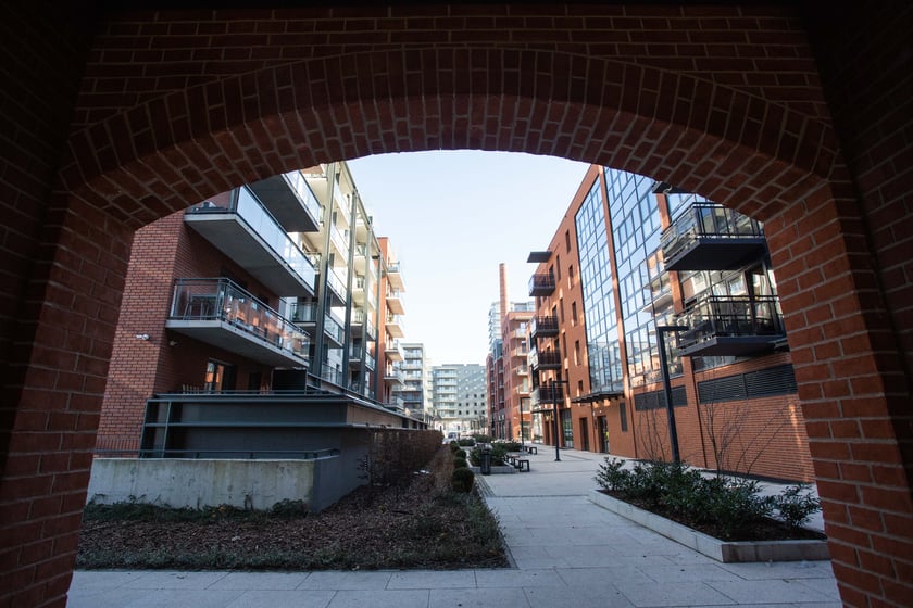 Browary Wrocławskie powstały w miejscu, gdzie od początku XIX wieku istniał "Brauerei Pfeifferhof'', Carla Scholtza, a po 1945 r. Browar Piastowski. Historia tego miejsca została zachowana w nowym wydaniu powstającego tu od kilku lat osiedla.&nbsp;
