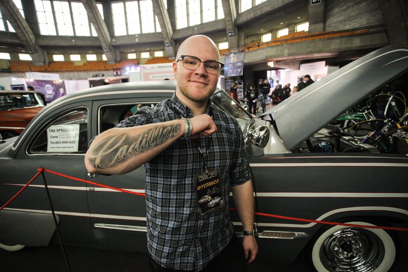 Kustomhead - tłumy wrocławian podziwiają zabytkowe pojazdy w Hali Stulecia