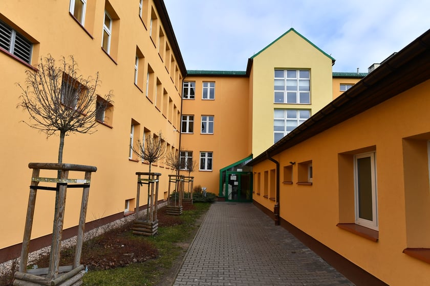 Koniec remontu w ZSP nr 6 przy ul. Gałczyńskiego we Wrocławiu