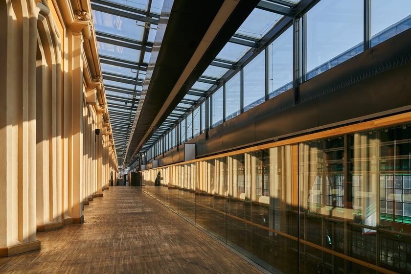 Dworzec Wrocław Gł&oacute;wny wciąż zadziwia pięknem architektury i detalami, a także pięknymi wnętrzami