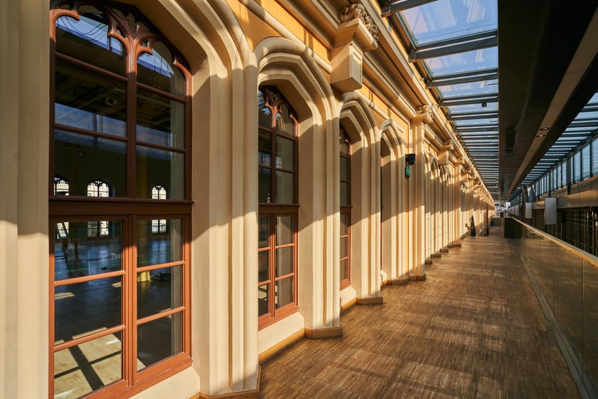 Dworzec Wrocław Gł&oacute;wny wciąż zadziwia pięknem architektury i detalami, a także pięknymi wnętrzami