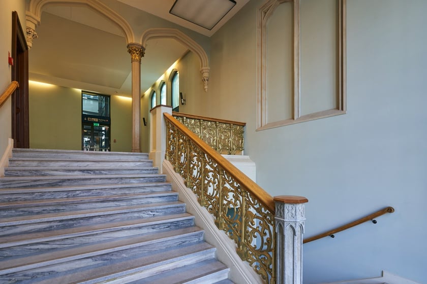 Dworzec Wrocław Gł&oacute;wny wciąż zadziwia pięknem architektury i detalami, a także pięknymi wnętrzami