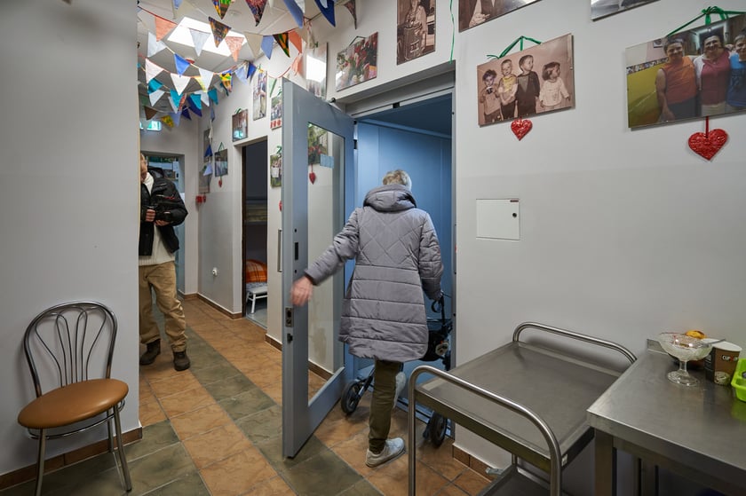 Winda w schronisku to ważne udogodnienie dla kobiet z niepełnosprawnościami