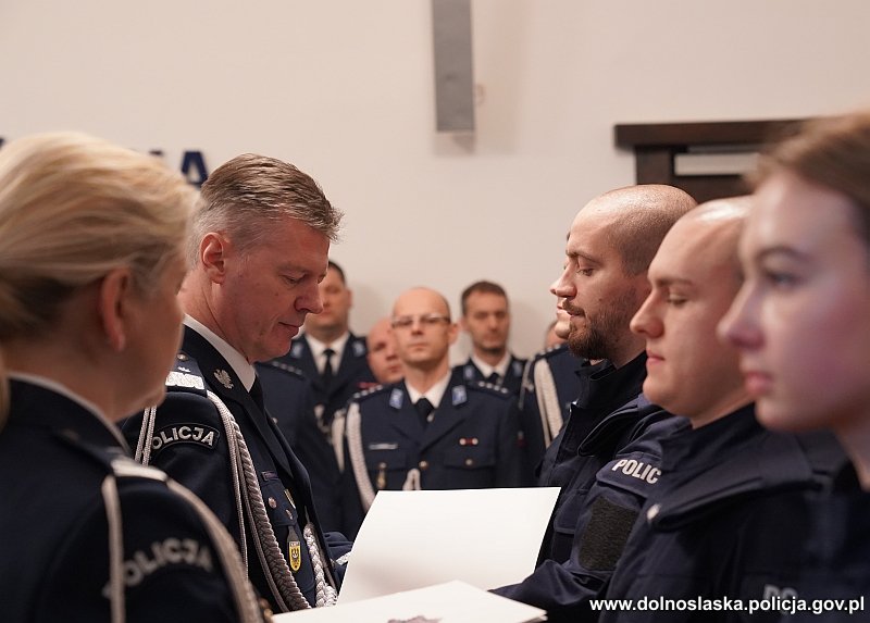 Ślubowanie nowych policjantów we Wrocławiu