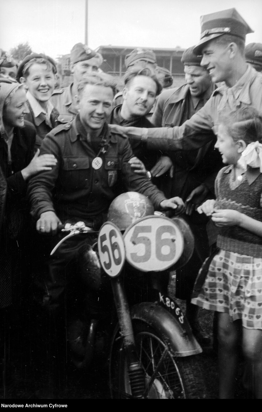 Zawody motocyklowe na Stadionie Olimpijskim, lata 1948-1953.