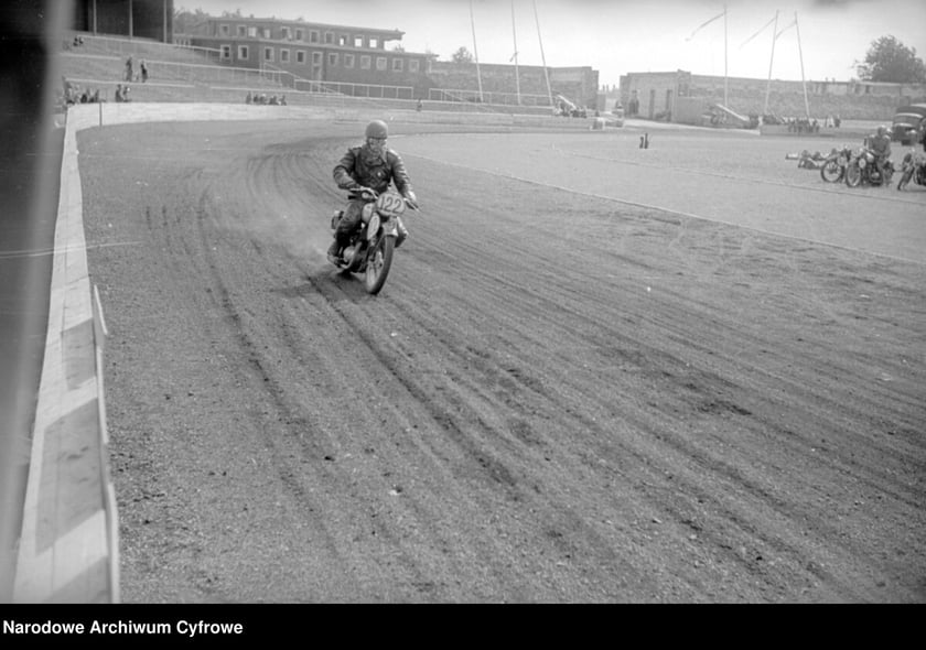 Zawody motocyklowe na Stadionie Olimpijskim, lata 1948-1953.