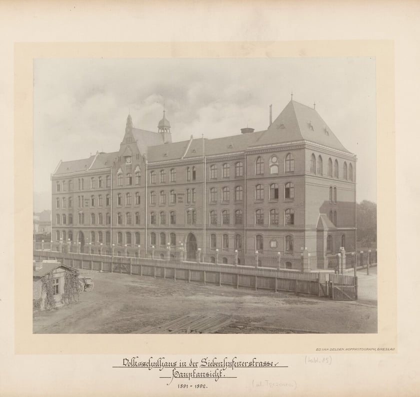 szkoła przy ulicy Tęczowej, 1891-1892