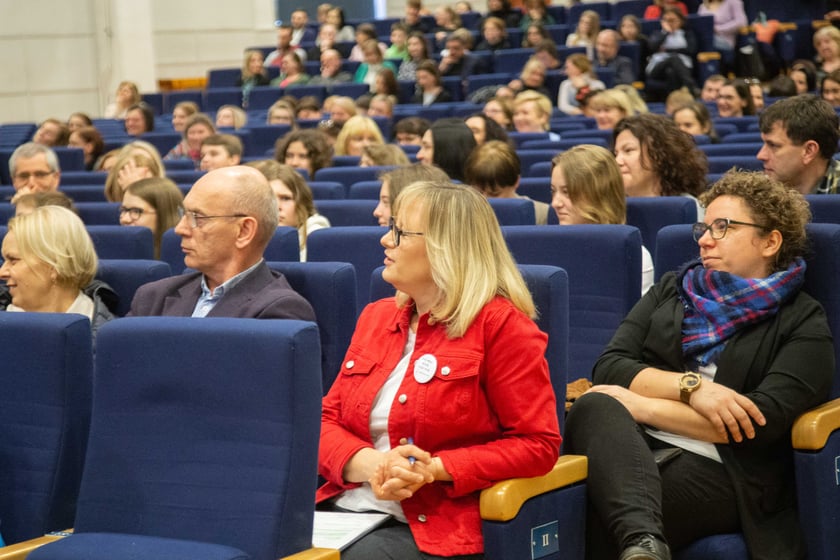 Debata ,,Weź mnie doceń, a nie oceń''
