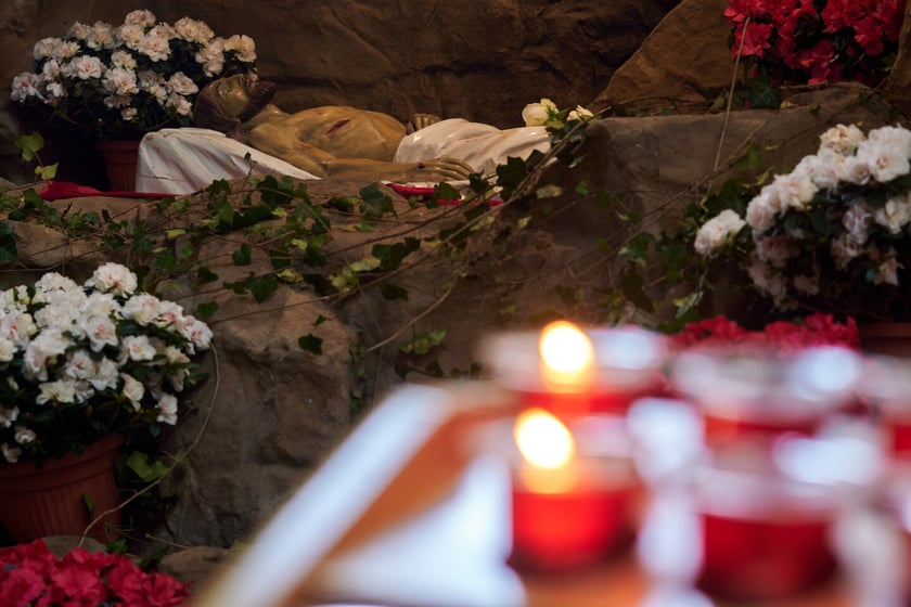 Gr&oacute;b Pański w kościele św. Elżbiety Węgierskiej (kości&oacute;ł garnizonowy)