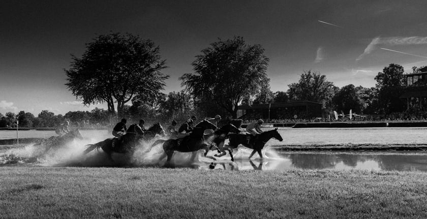 Zdjęcia Wiktora Rzeżuchowskiego, fotografa i  instruktora jazdy konnej