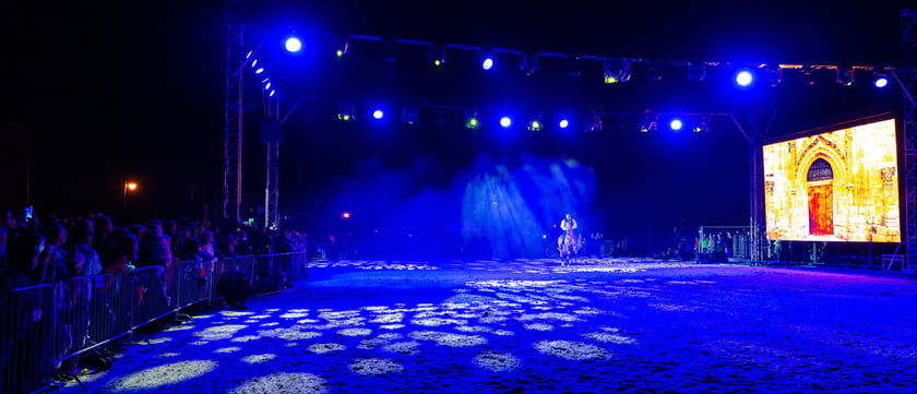 Zdjęcia Wiktora Rzeżuchowskiego, fotografa i  instruktora jazdy konnej