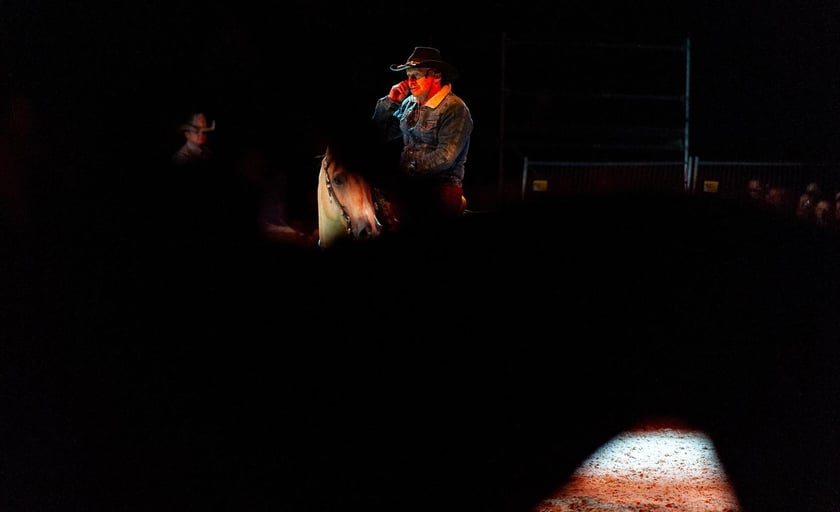 Zdjęcia Wiktora Rzeżuchowskiego, fotografa i  instruktora jazdy konnej