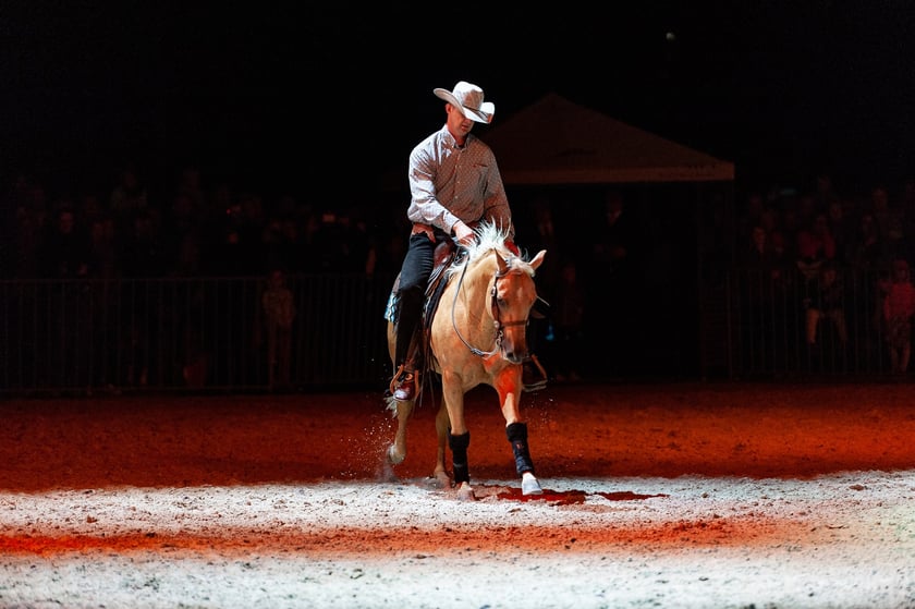 Zdjęcia Wiktora Rzeżuchowskiego, fotografa i  instruktora jazdy konnej