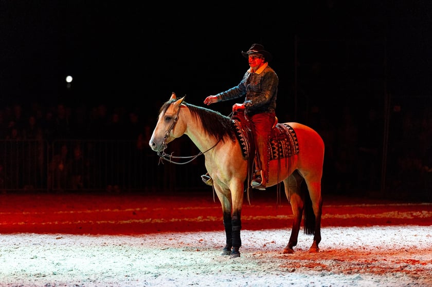 Zdjęcia Wiktora Rzeżuchowskiego, fotografa i  instruktora jazdy konnej