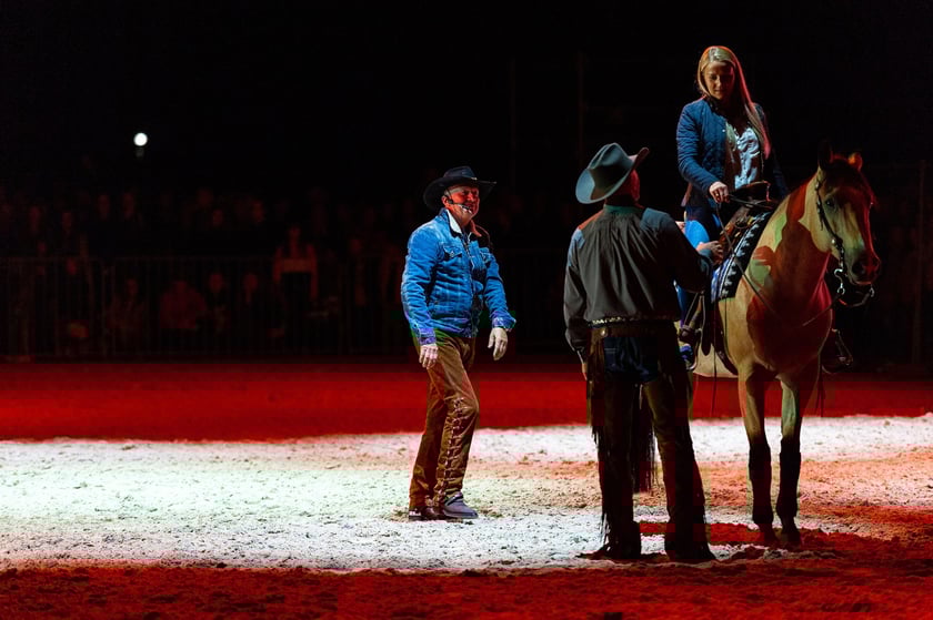 Zdjęcia Wiktora Rzeżuchowskiego, fotografa i  instruktora jazdy konnej