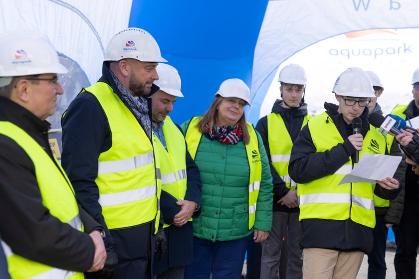 Budowa aquaparku przy ulicy Wilanowskiej, wmurowanie kamienia węgielnego i kapsuły czasu, 18.04.2023