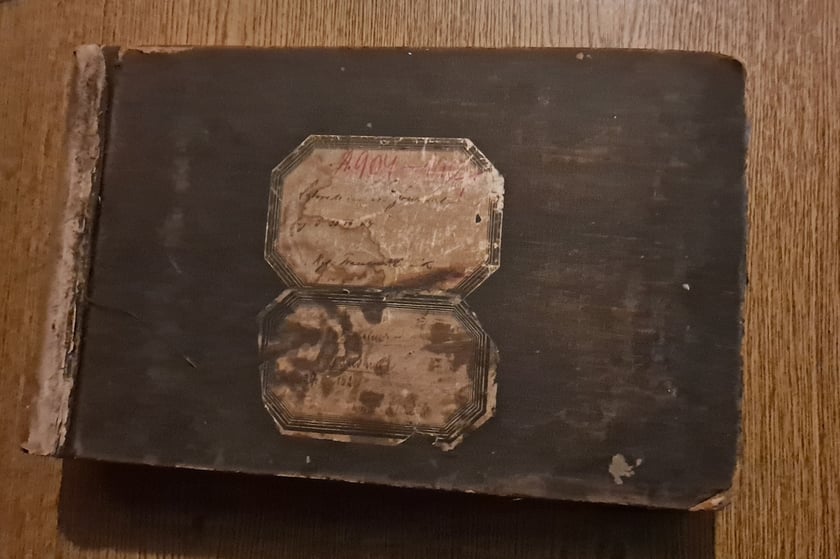 Dokument z archiwum dawnej kliniki ginekologicznej