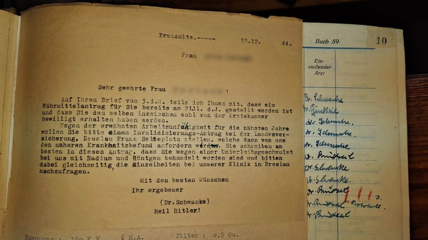 Dokument z archiwum dawnej kliniki ginekologicznej