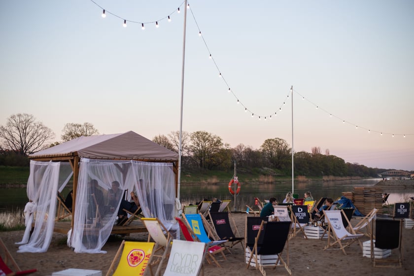 Otwarta plaża miejska ,,Prosto z mostu''