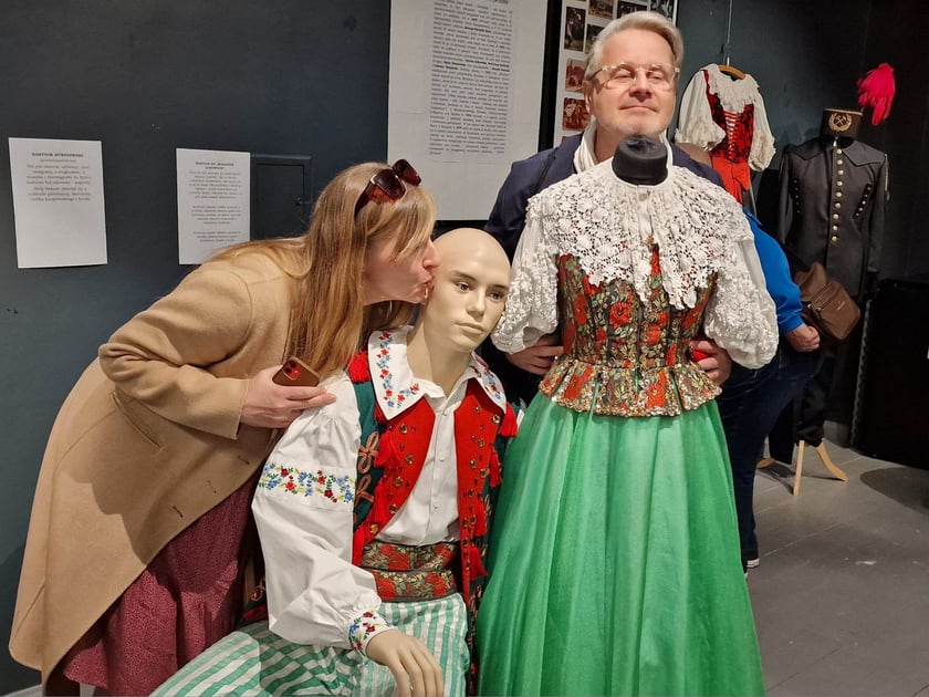 Otwarcie wystawy "Historia szyta na ludowo"
