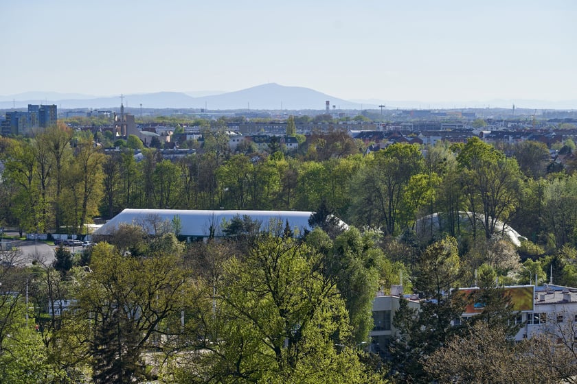 Panorama Wrocławia z perspektywy Krzyków - maj 2023