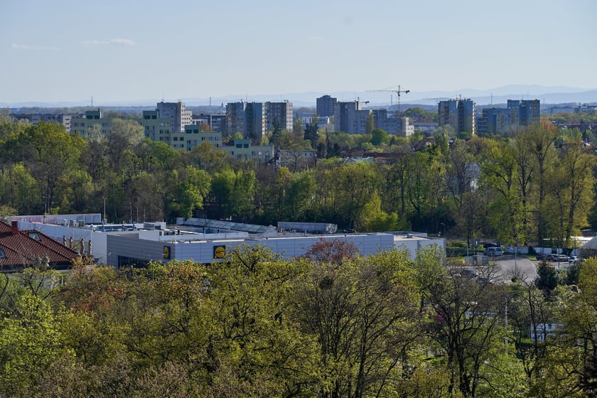 Panorama Wrocławia z perspektywy Krzyków - maj 2023