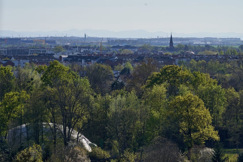 Panorama Wrocławia z perspektywy Krzyków - maj 2023