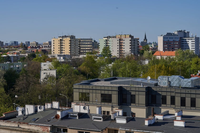 Panorama Wrocławia z perspektywy Krzyków - maj 2023
